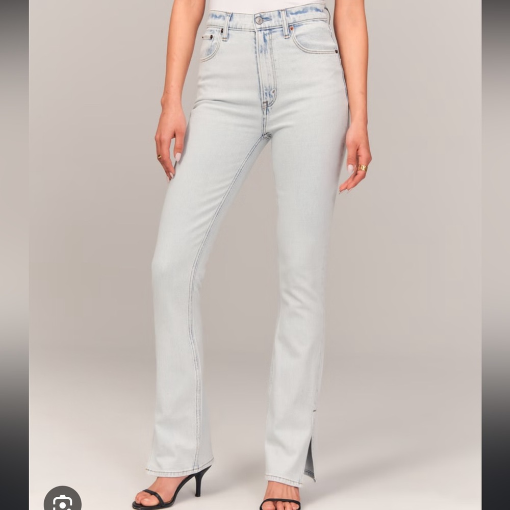 Abercrombie &Fitch Curve Love Ultra High Rise 90s Slim Straight Jean light vent